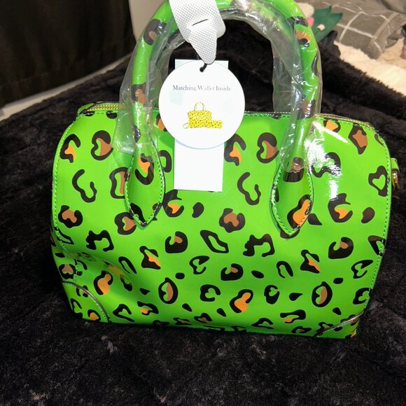 Leopard Print Vegan Leather Boston Bag and Wallet NWT - Picture 2 of 3